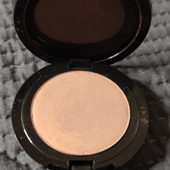 Farmasi make up combo - Picture 8 of 13